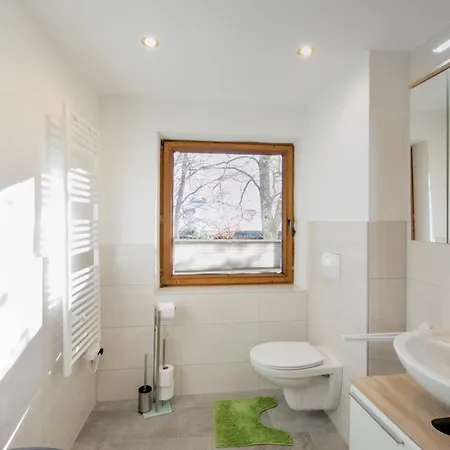 Nagl * ناسيريث