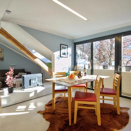 Nagl * ناسيريث